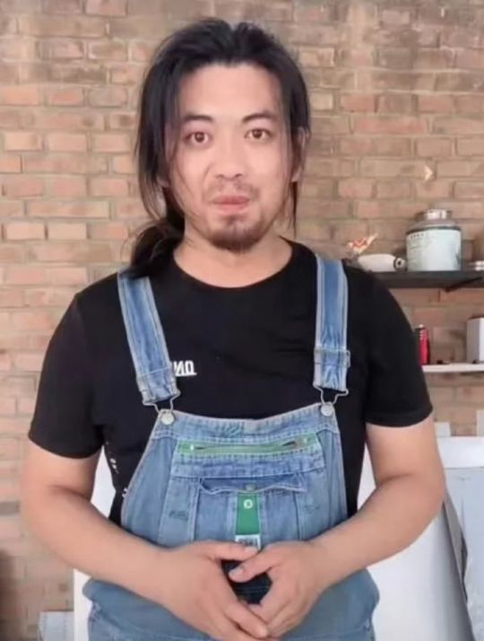 不了千万粉丝网红手工耿“消失了”z6尊龙·中国网站挣钱太多驾驭(图7)