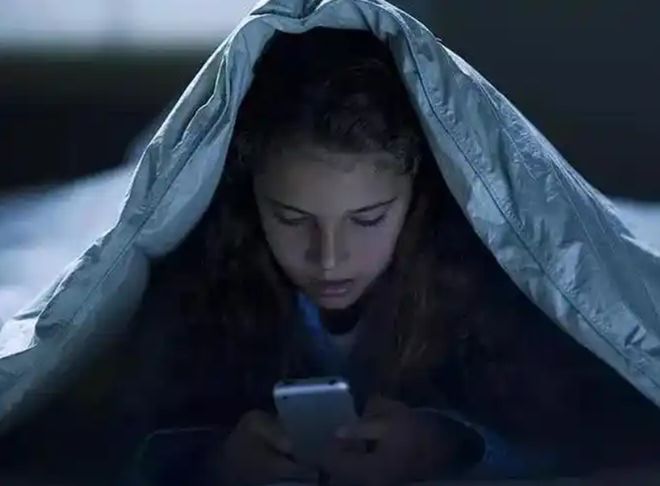 装手机支架交警：不是为难大家是为了安全尊龙凯时人生就是搏平台电动车不允许安(图4)