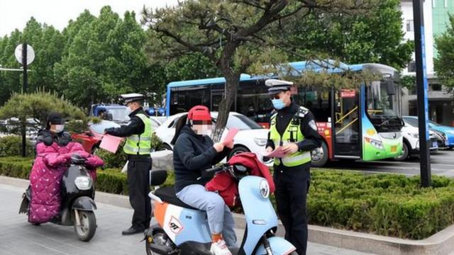 车上路有“5不能”新要求别被罚了才知道凯时尊龙人生2025年2月起执行电动(图1)