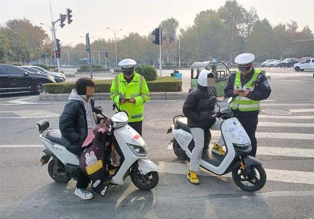 车上路有“5不能”新要求别被罚了才知道凯时尊龙人生2025年2月起执行电动(图4)